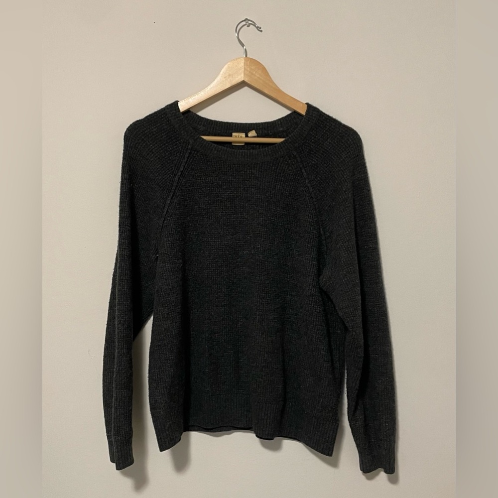 Women's charcoal grey soft gap sweater